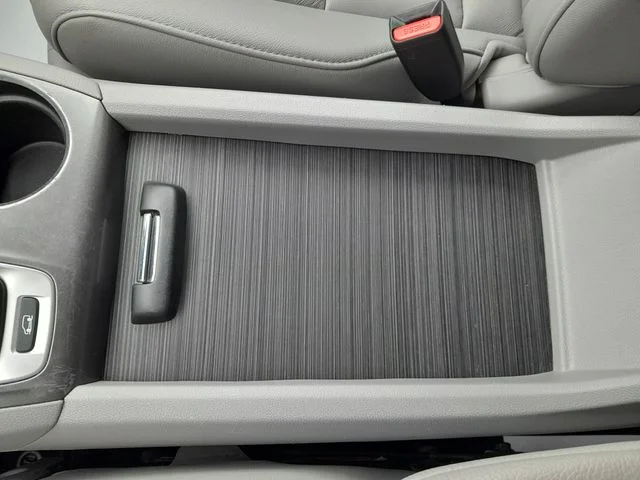 Used 2018  Honda EX-L image 27
