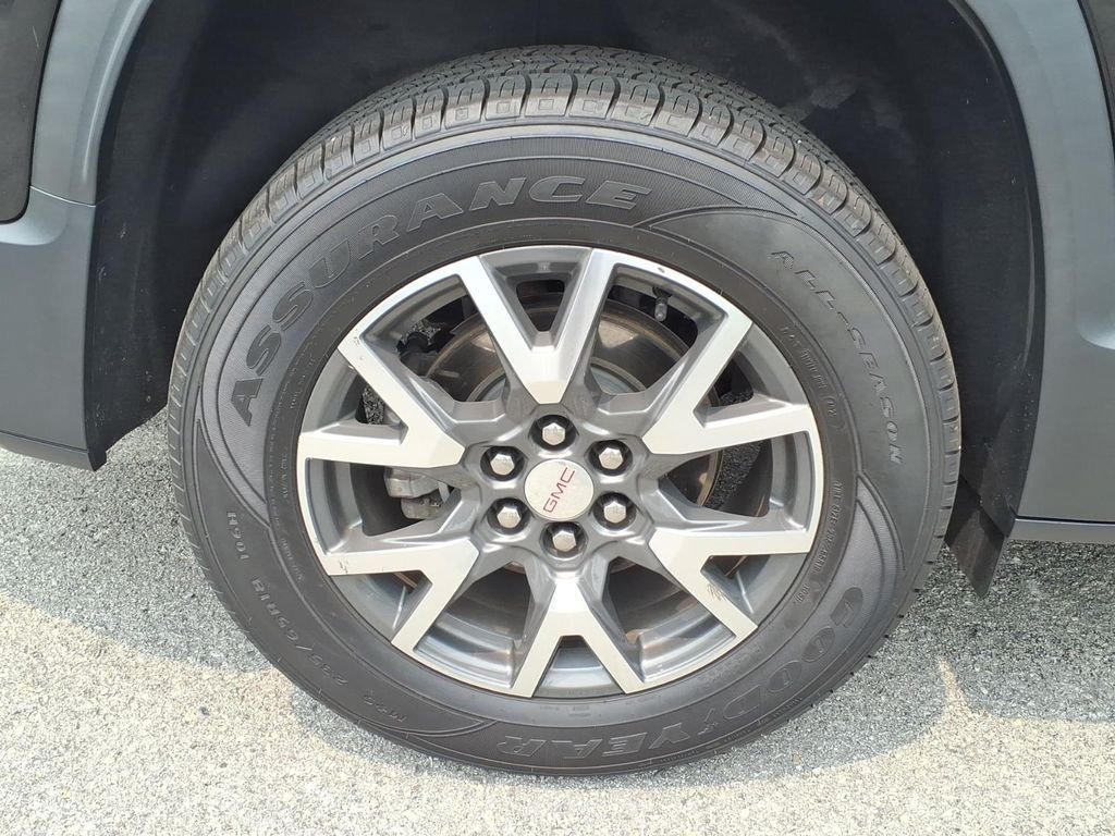 Used 2023 Ebony Twilight Metallic GMC SLE image 9