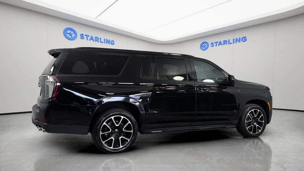 2025 Chevrolet Suburban RST - Photo 10