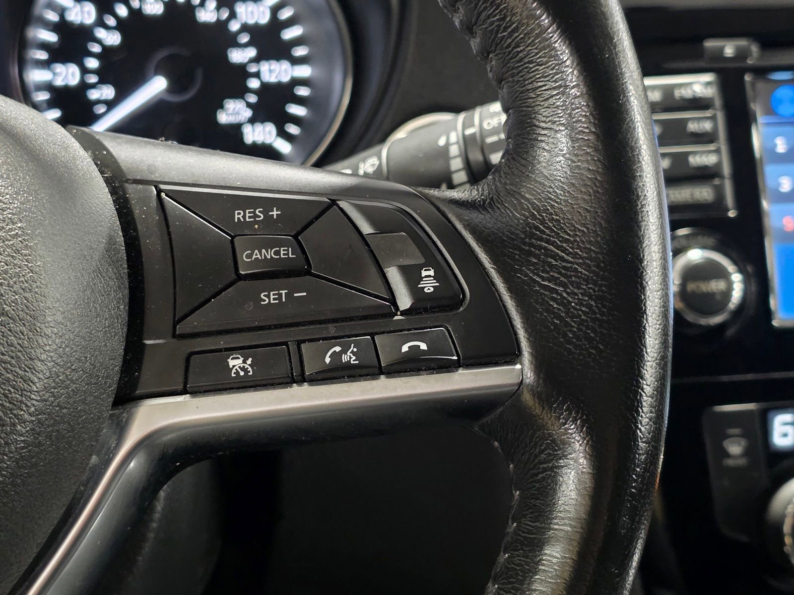Used 2018  Nissan SV image 32