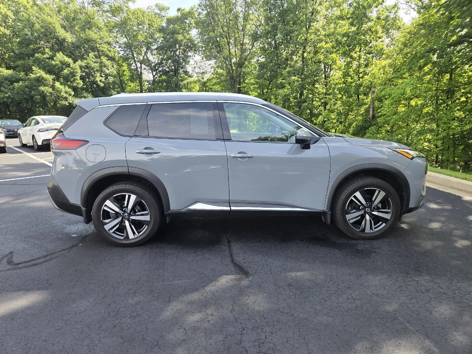Used 2021 Boulder Gray Pearl Nissan SL image 2
