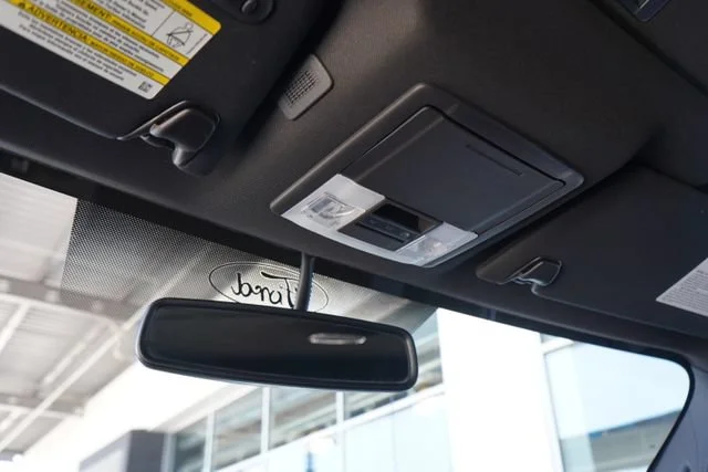 Used 2014  Ford XL image 24