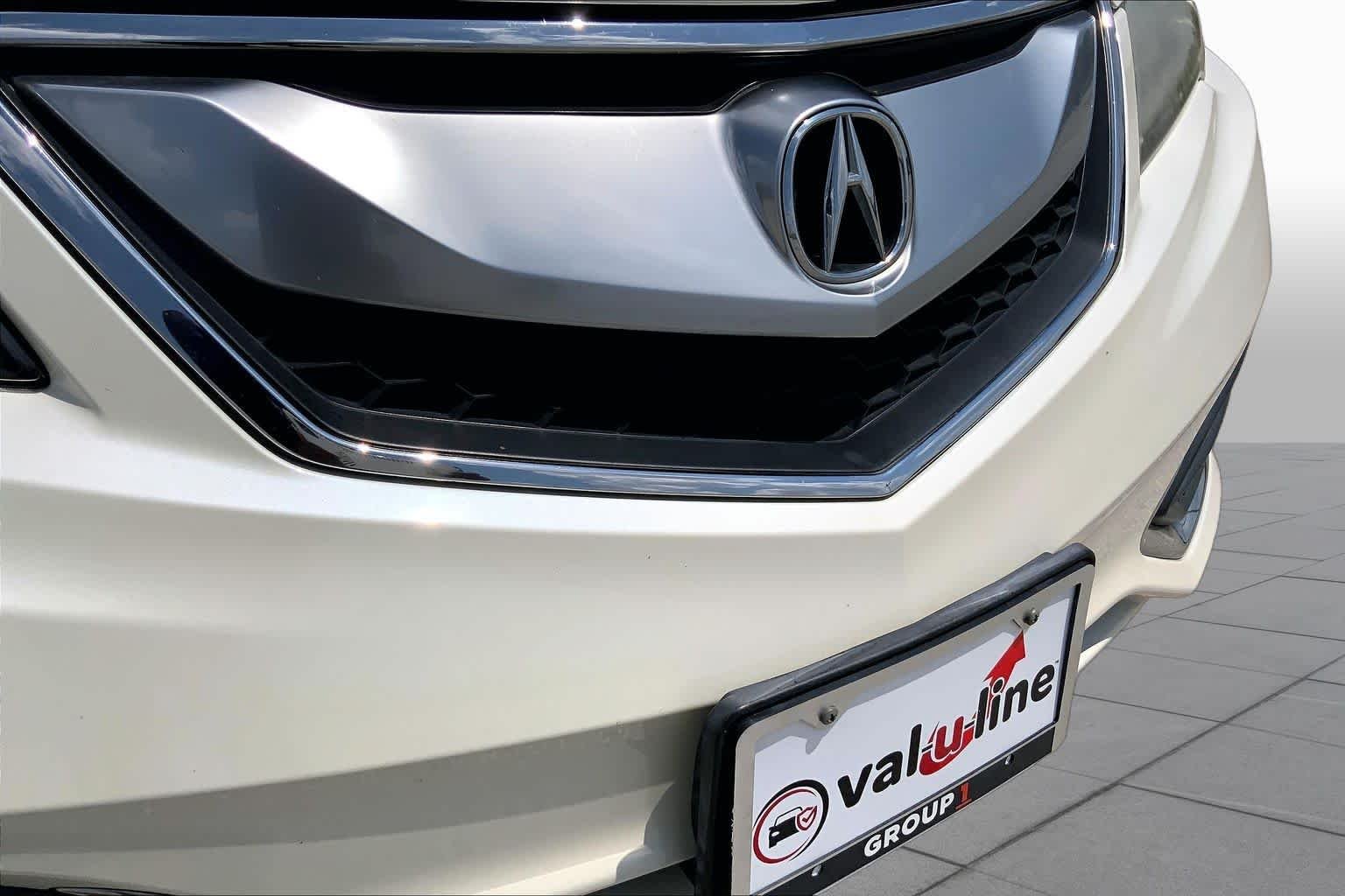 Used 2018 White Diamond Pearl Acura  image 29