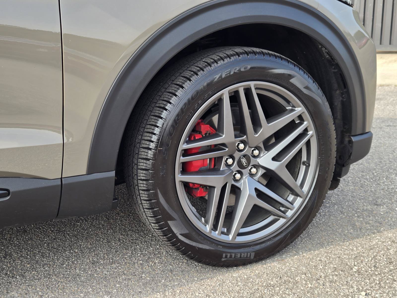 2026 Ford Explorer ST - Photo 11