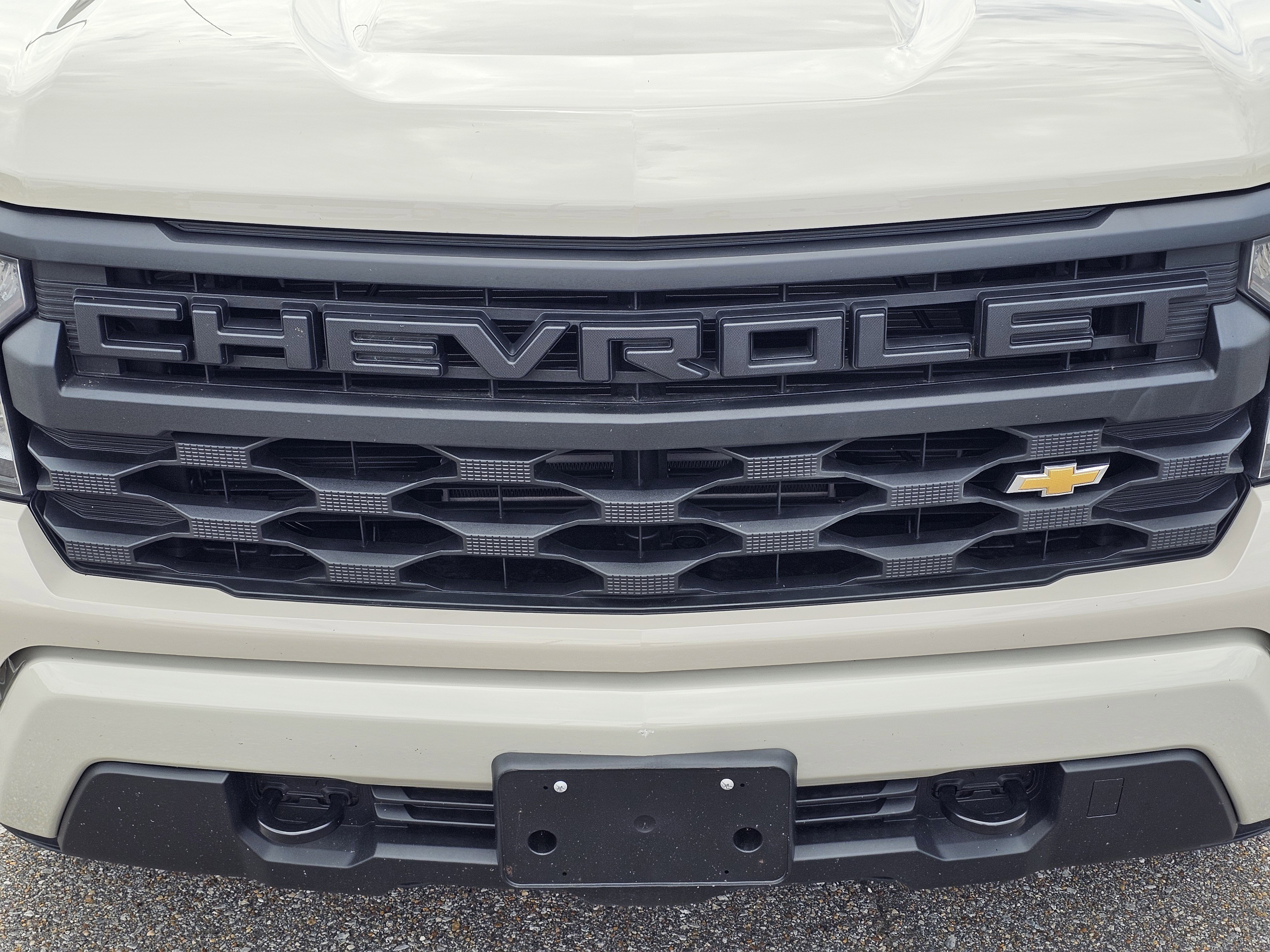 Used 2026 White Sands Chevrolet Custom image 3