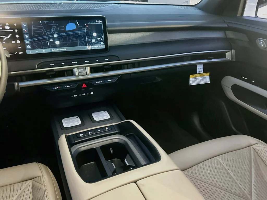 New 2027 Glacial White Pearl Kia EX image 24