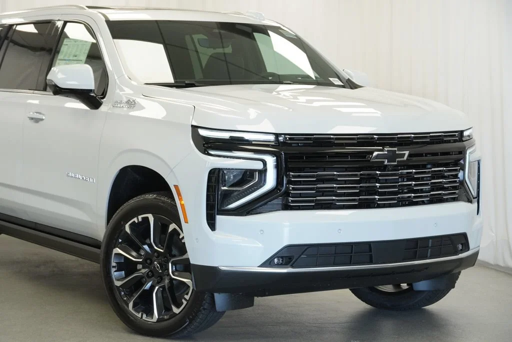 New 2026 Polar White Tricoat Chevrolet High Country image 9