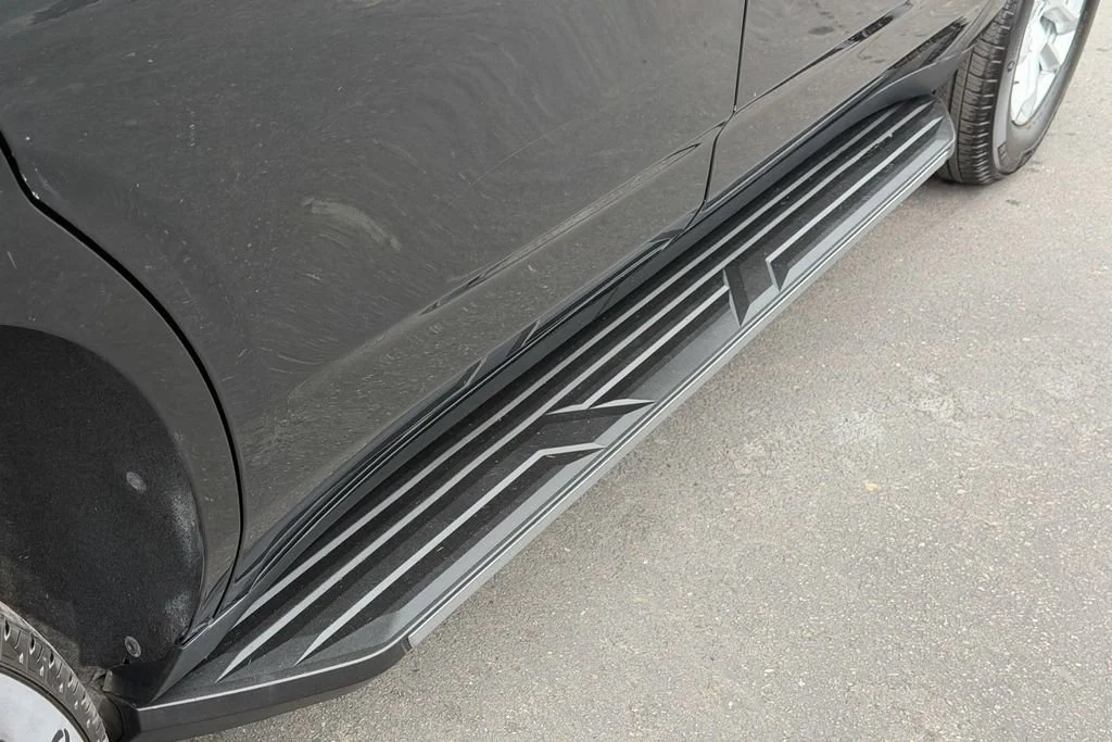 Used 2025 Black Chevrolet LT image 5