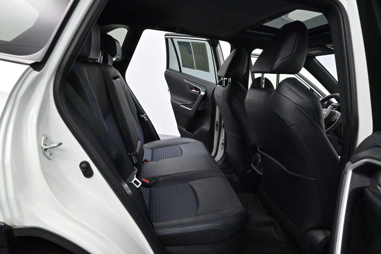 Used 2022  Toyota Hybrid XSE image 35