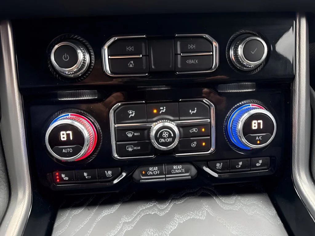 Used 2023 Silver GMC Denali image 18