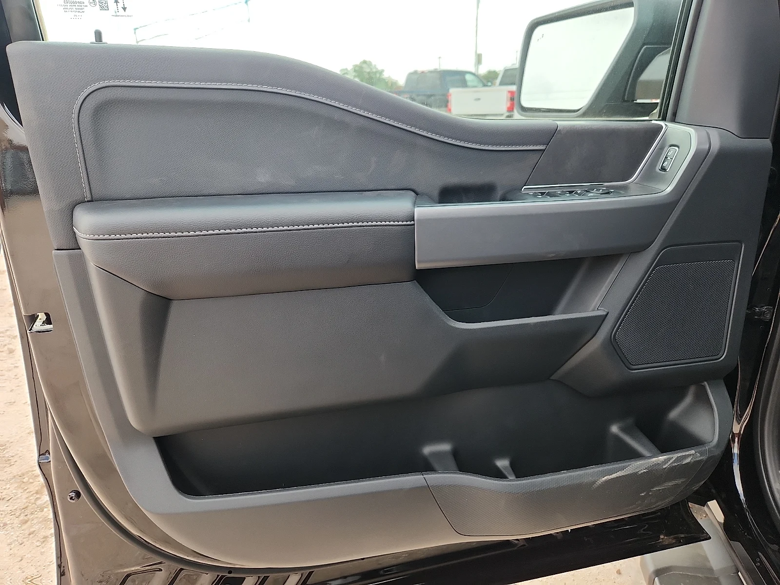 New 2026 Agate Black Metallic Ford XLT image 14