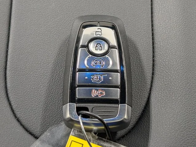 New 2027 Agate Black Metallic Ford MAX Platinum image 64