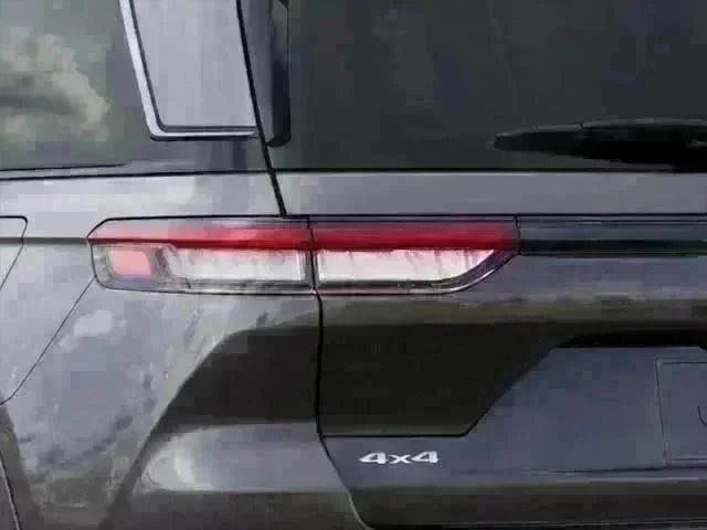 New 2026 Baltic Gray Metallic Clear-Coat Exterior Paint Jeep Limited image 26