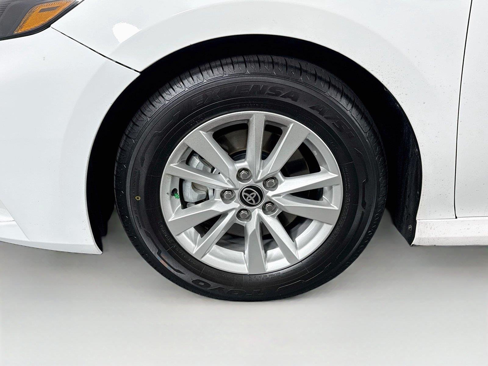 Used 2025 Ice Cap Toyota LE image 45