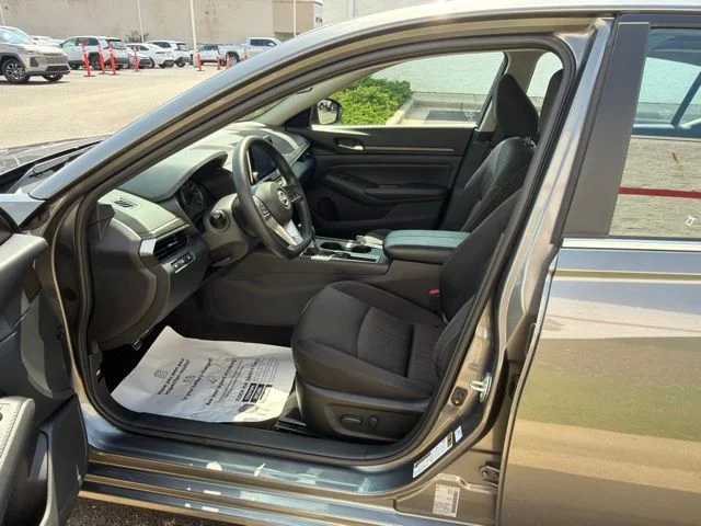 Used 2025 Gray Nissan 2.5 SV image 26