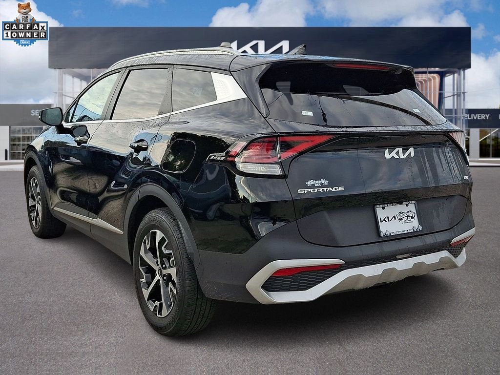 Used 2025 Black Kia EX image 4