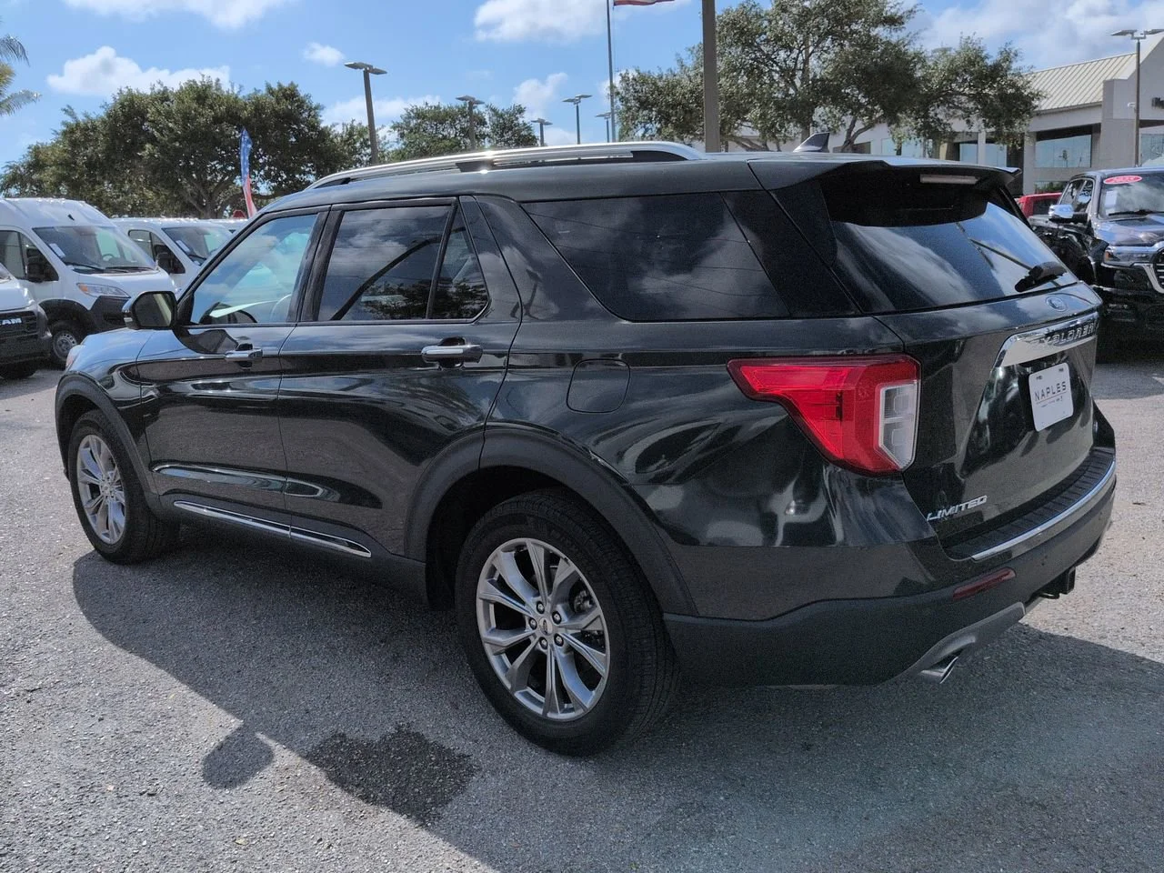 Used 2022 Green Metallic Ford Limited image 7