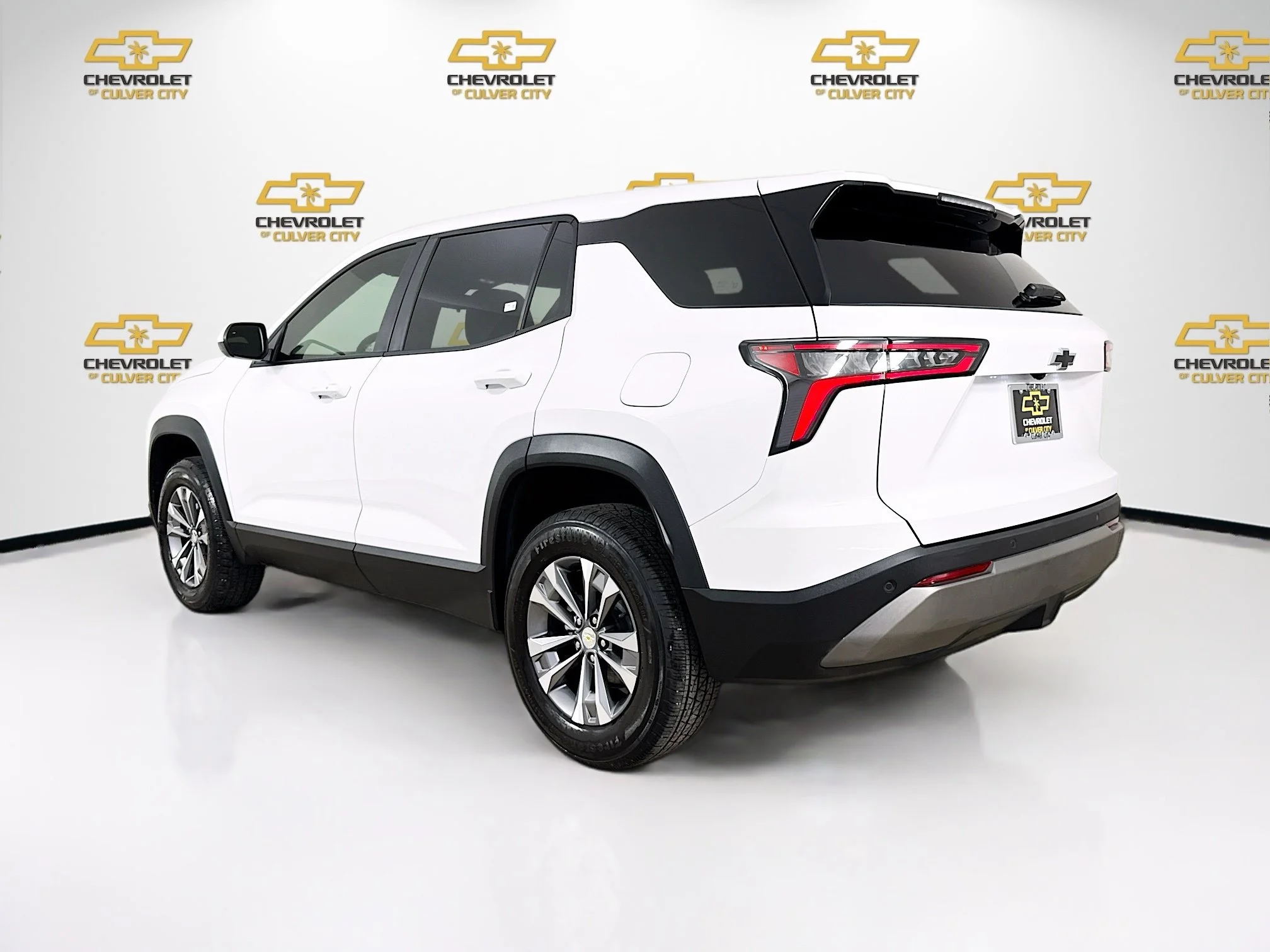 Used 2025 Summit White Chevrolet LT image 6