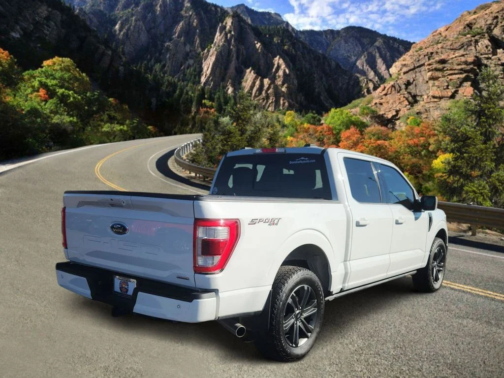 Used 2023 White Ford Lariat image 3