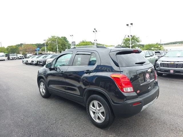Used 2016 Black Chevrolet LT image 4