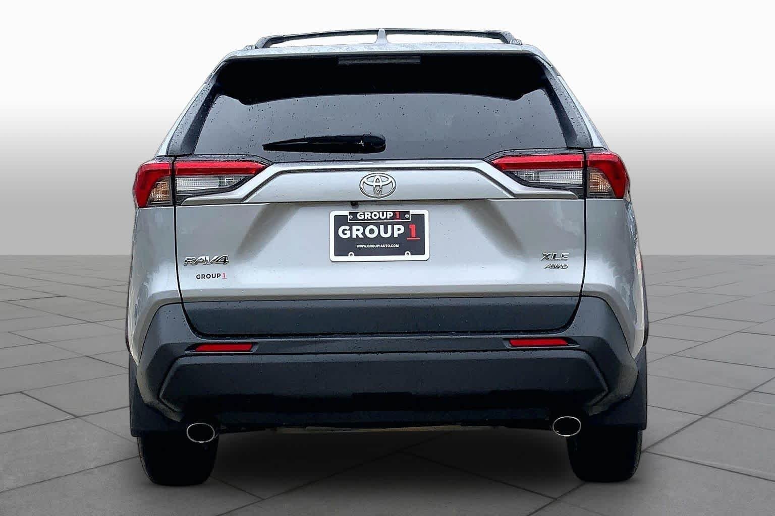 Used 2024 Silver Sky Metallic Toyota XLE image 5