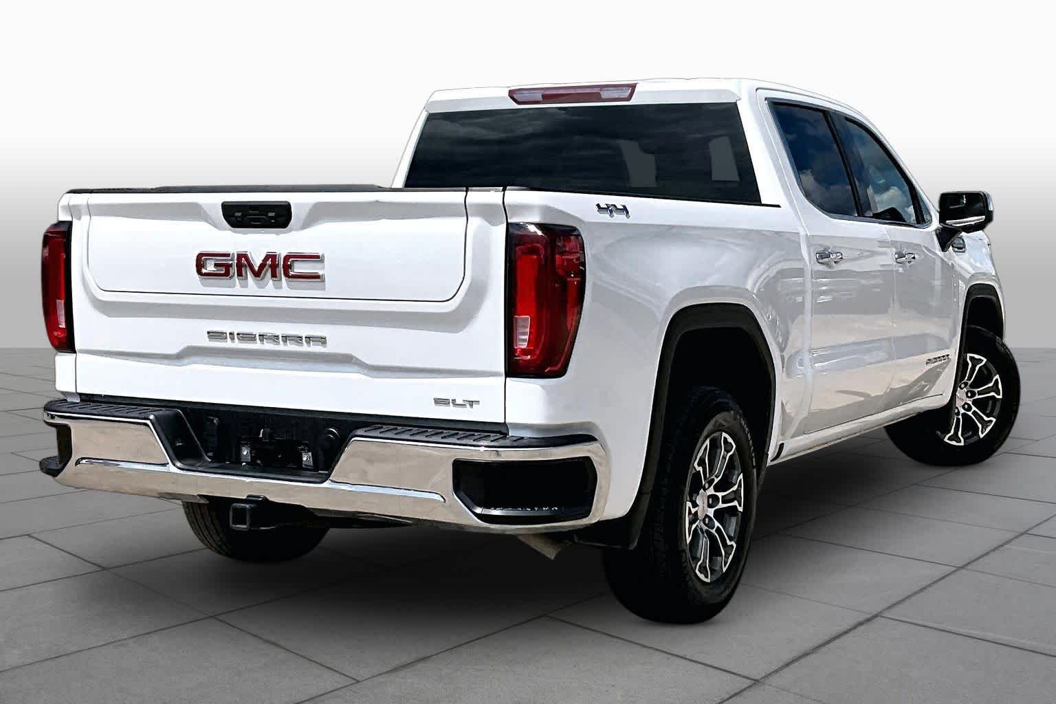 Used 2025 Summit White GMC SLT image 13
