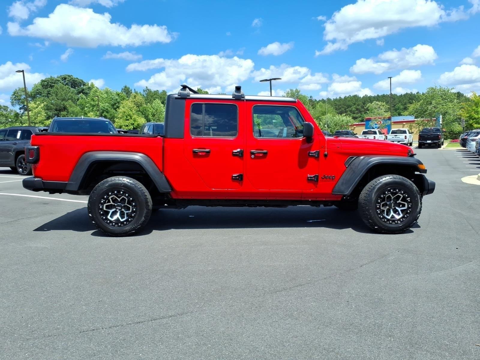Used 2020 Firecracker Red Jeep Sport S image 10