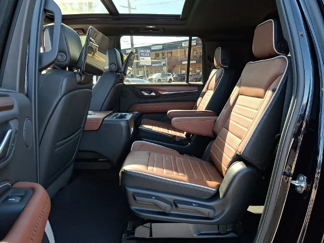 2023 GMC Yukon XL Denali Ultimate - Photo 11