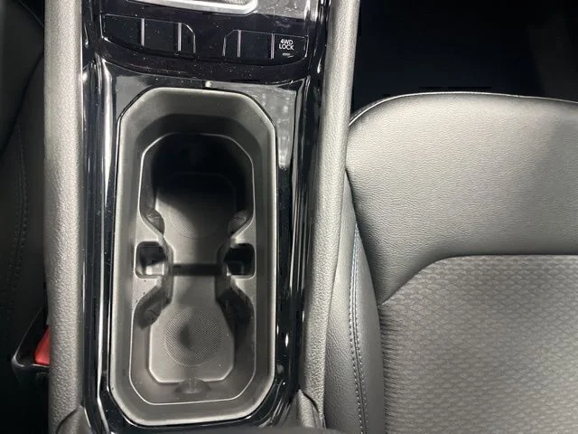 New 2026 Hydro Blue Pearlcoat Jeep Latitude image 16