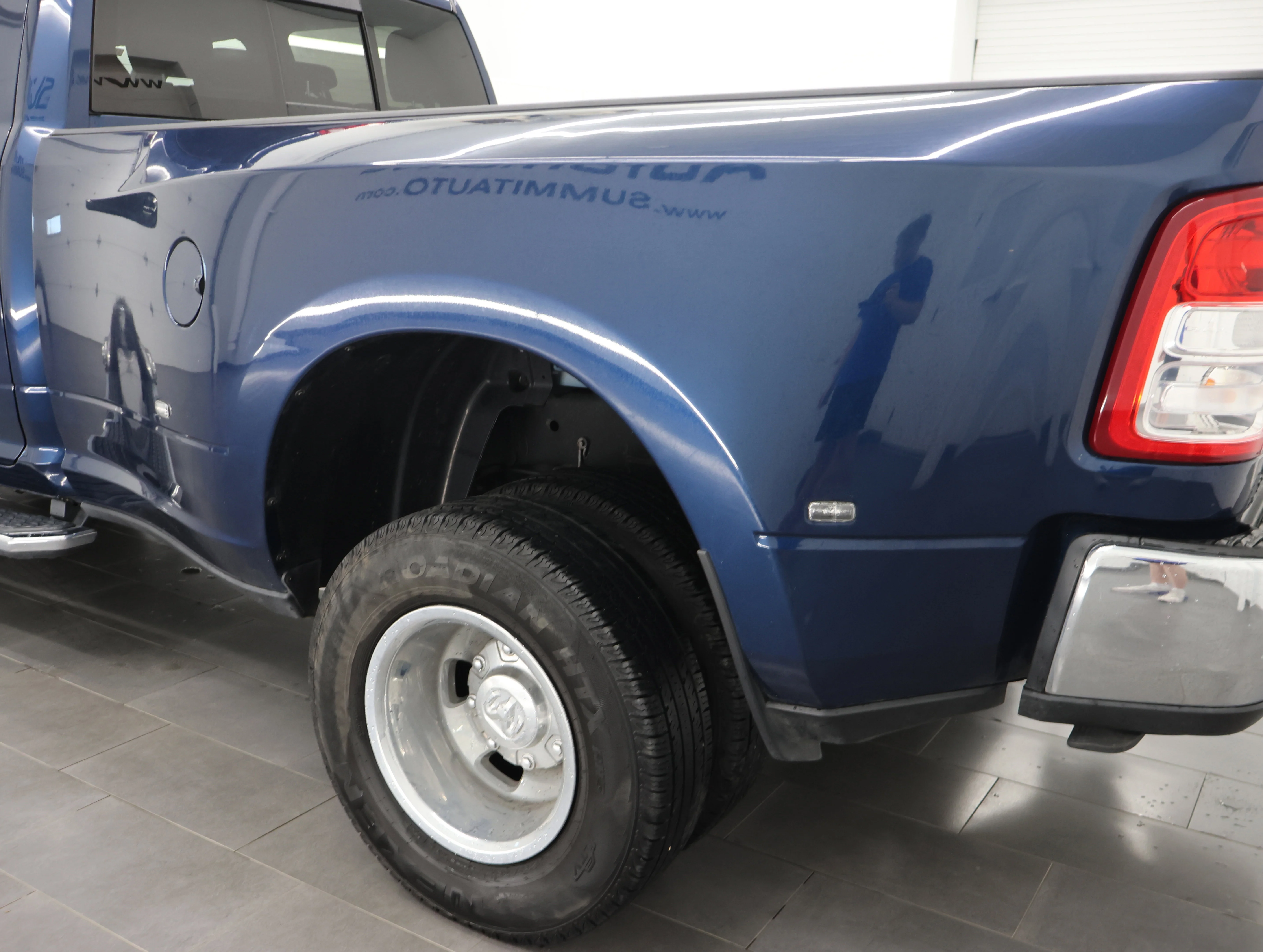 Used 2022 Patriot Blue Pearlcoat Ram Tradesman image 33