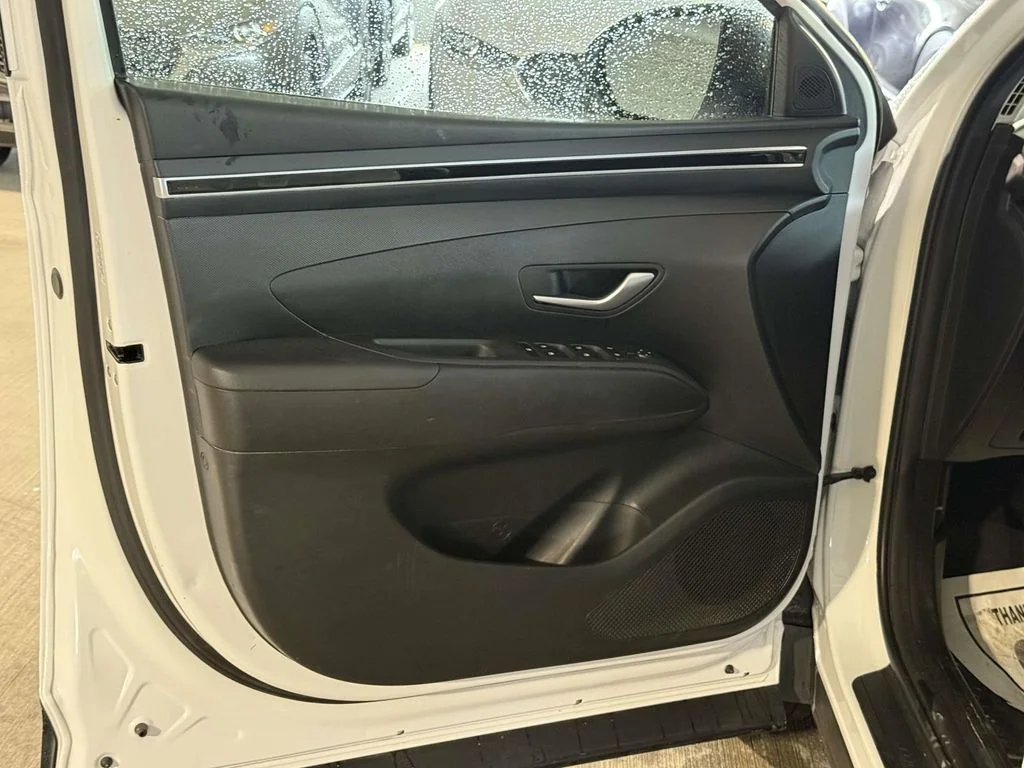 Used 2023 White Hyundai SEL image 28