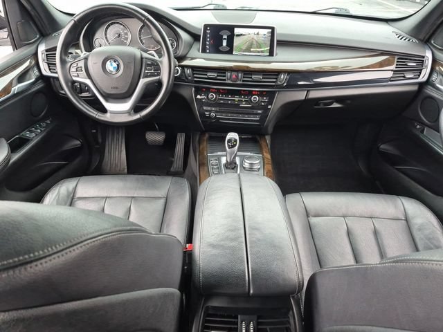 Used 2019 Black BMW M550i xDrive image 23