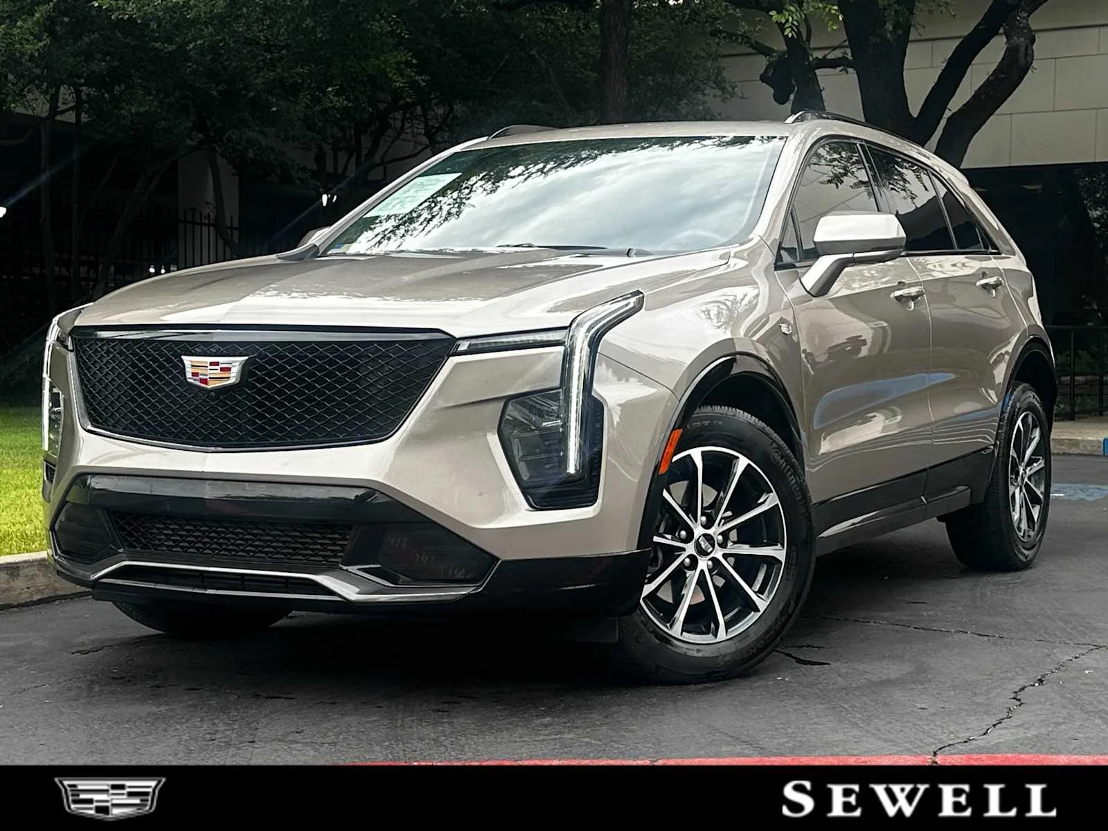 2025 Cadillac XT4 Sport's photo