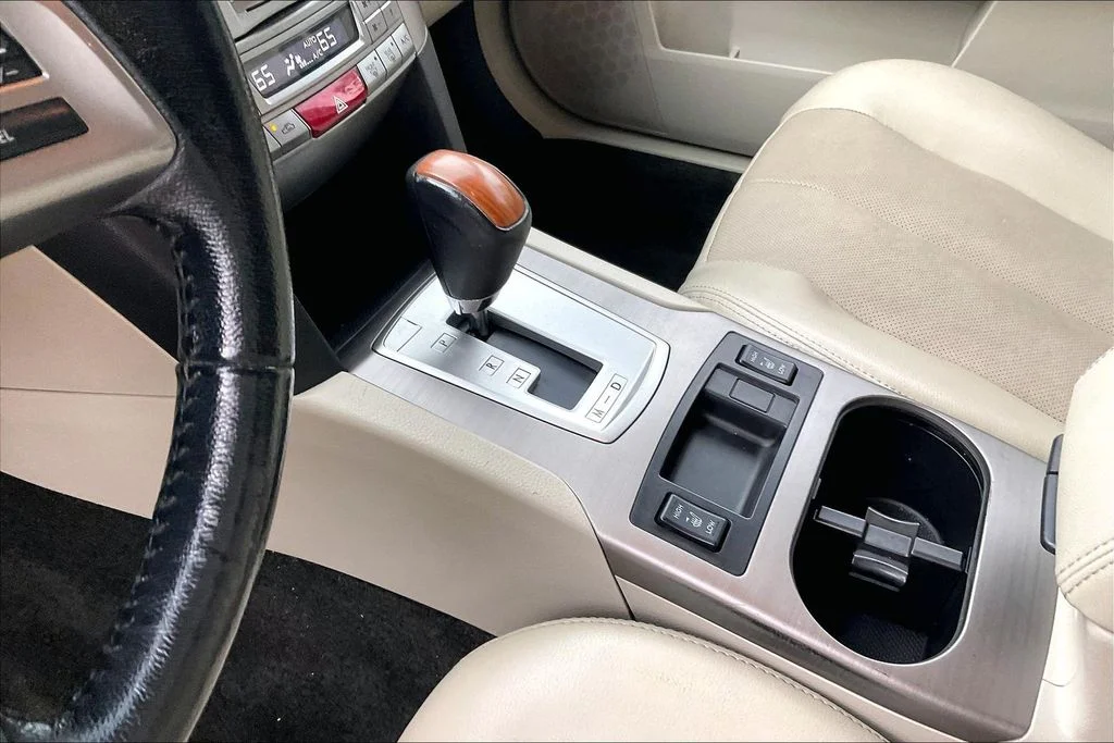 Used 2014 Blue Subaru 2.5i image 17