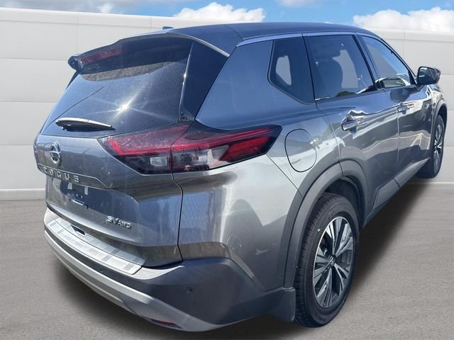Used 2021 Gun Metallic Nissan SV image 5