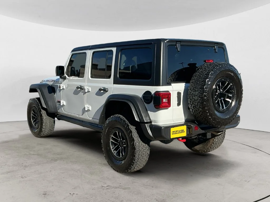 Used 2024 White Jeep Rubicon image 11