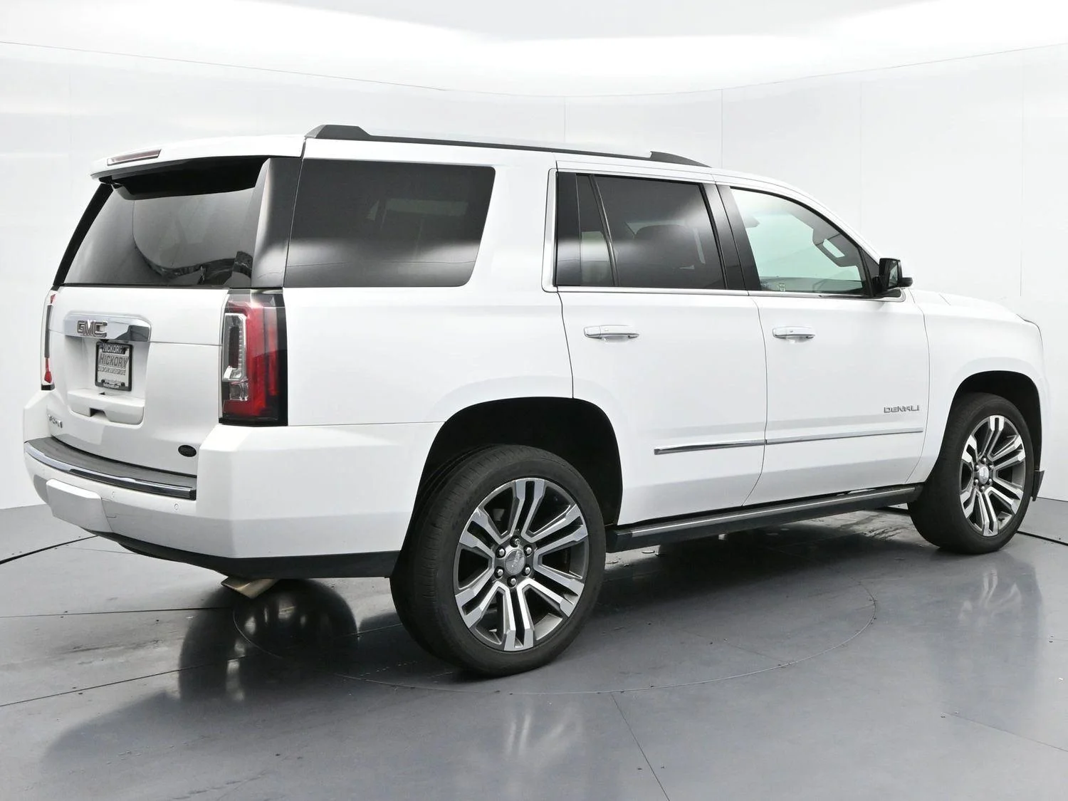 Used 2020 Summit White GMC Denali image 7