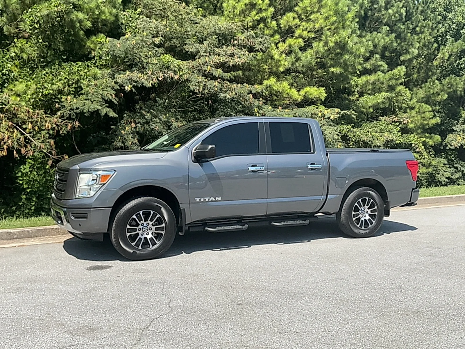 Used 2021 Gray Nissan Crew Cab SV 4x2 image 4