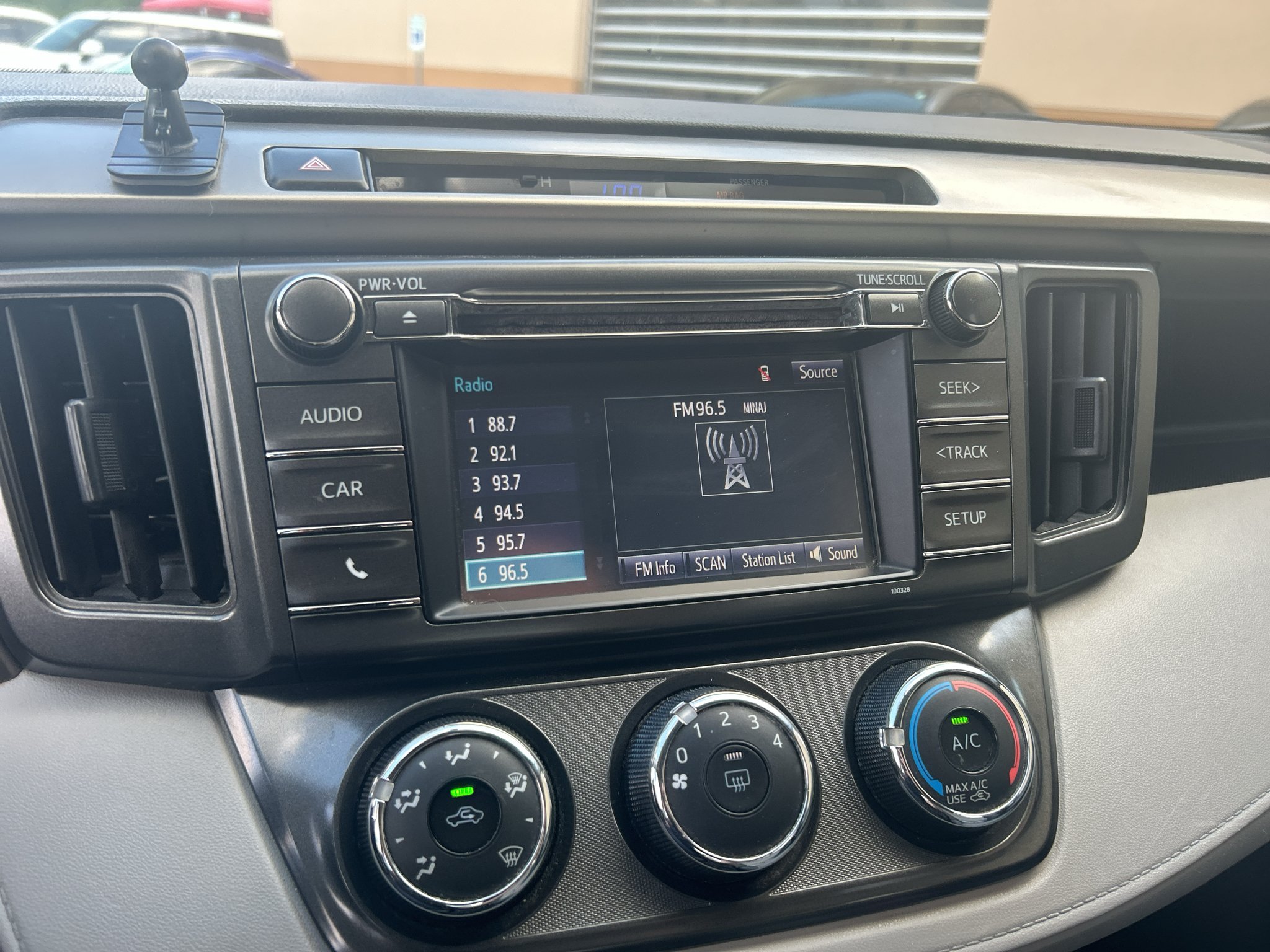 Used 2015 Black Toyota LE image 25