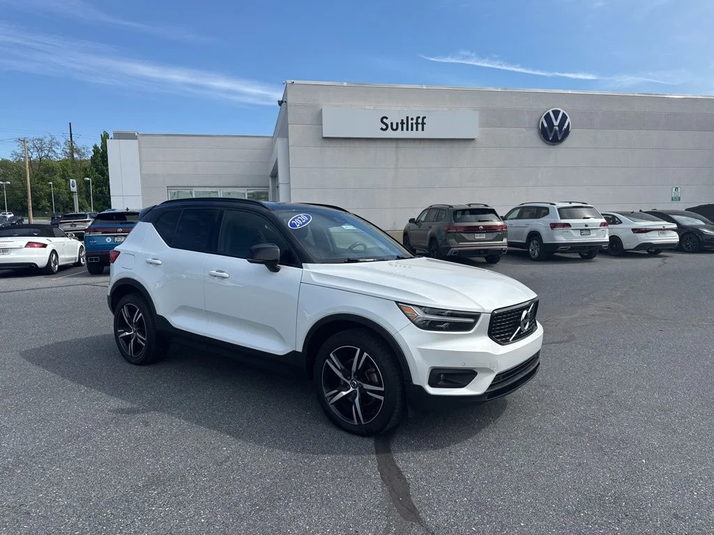 2020 Volvo XC40 T5 R-Design AWD's photo