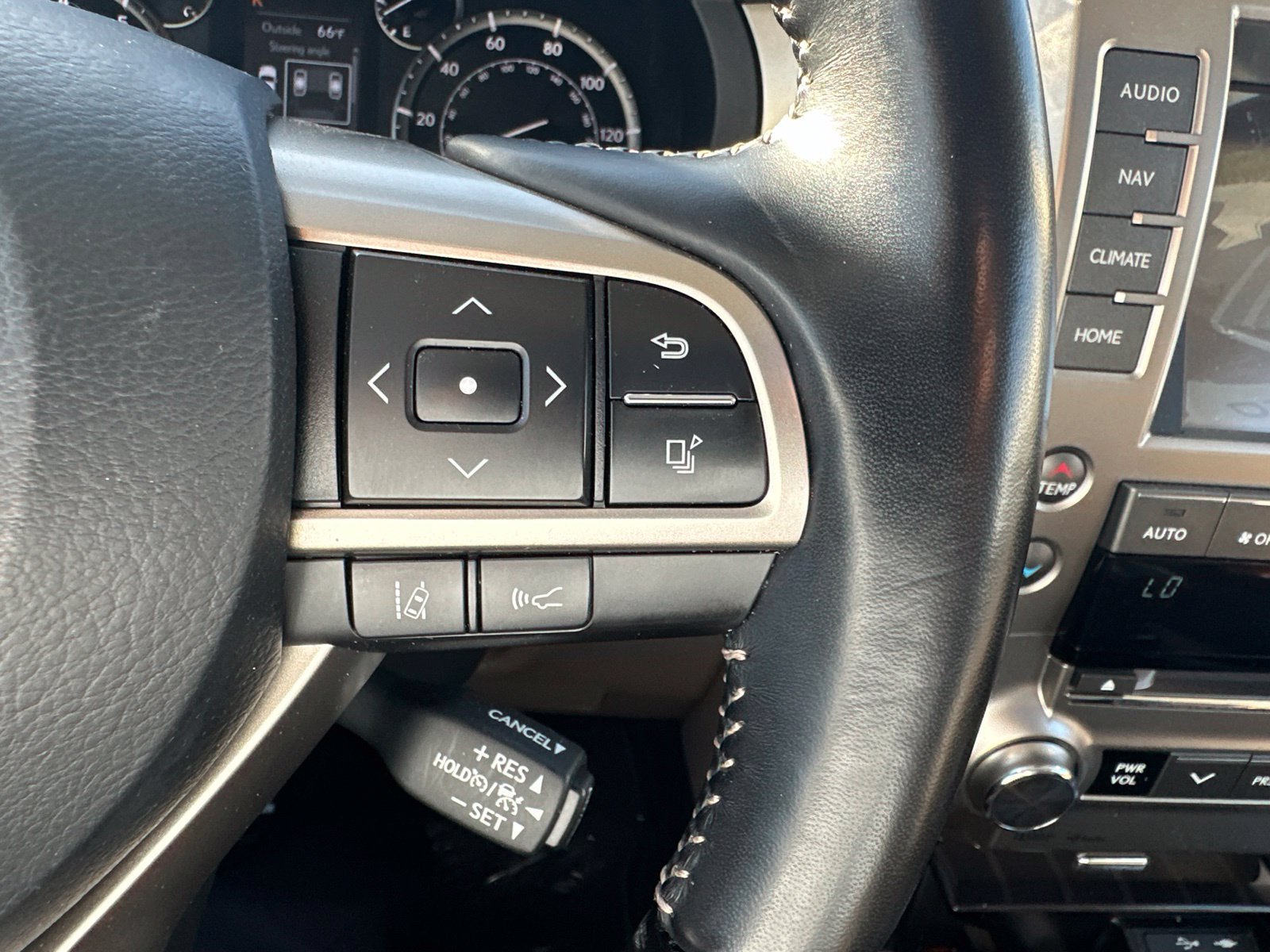 Used 2021 Onyx Black Lexus 460 image 13