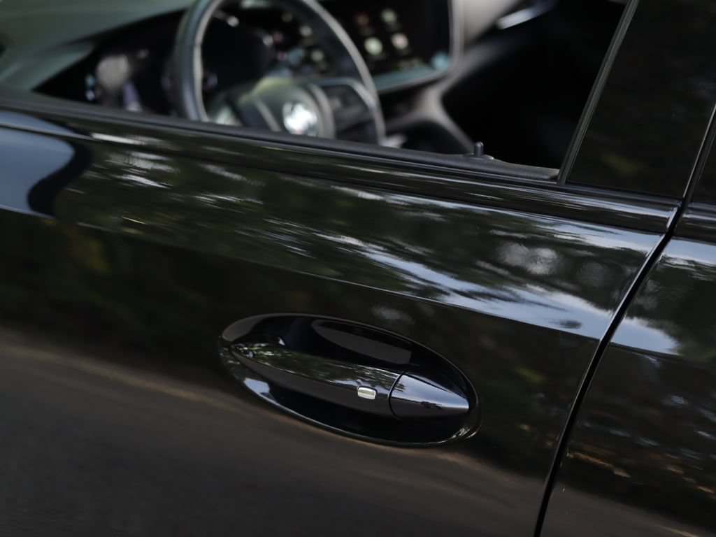 Used 2023 Ebony Twilight Metallic Buick Essence image 37