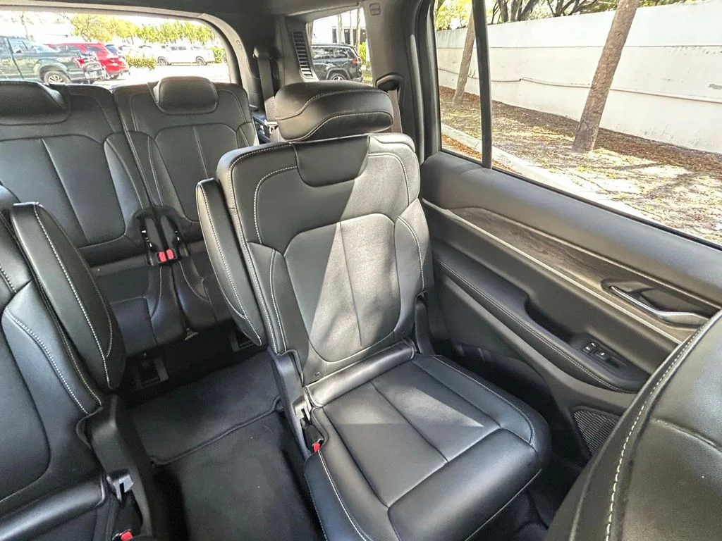 Used 2024 Gray Jeep Limited image 14