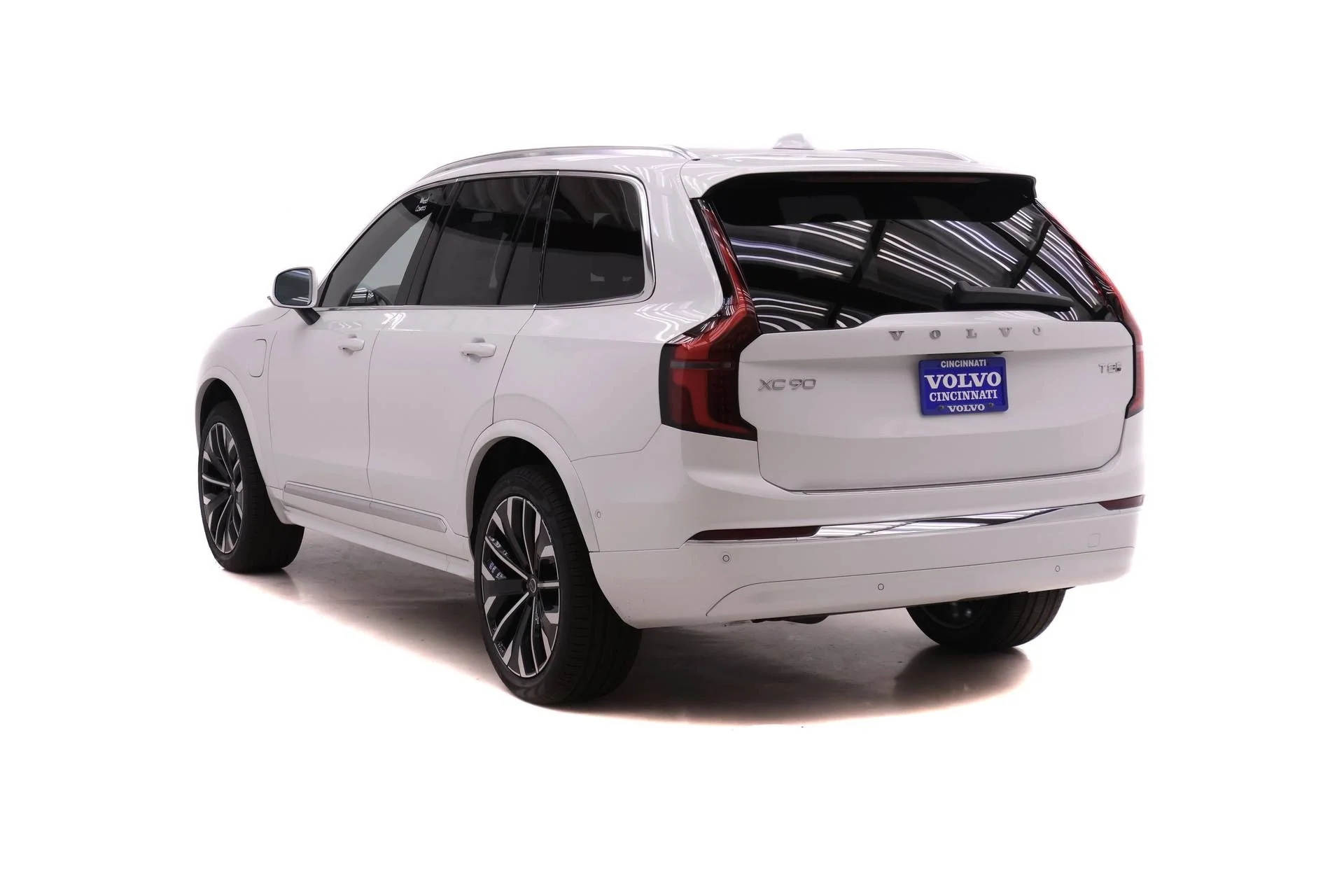 New 2026 White Volvo T8 Ultra image 5