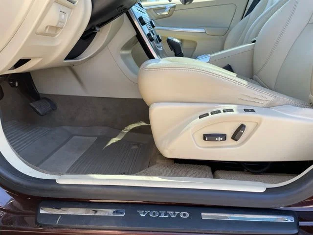 Used 2015 Brown Volvo T6 Premier Plus image 12