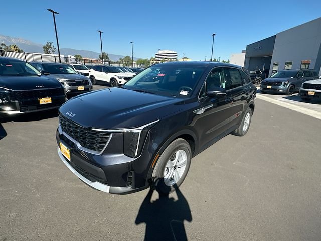 Certified Used 2026 Metal Kia LX image 3