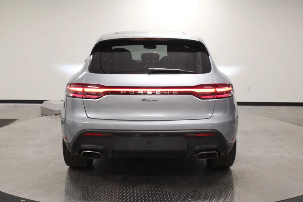 Used 2025  Porsche  image 6