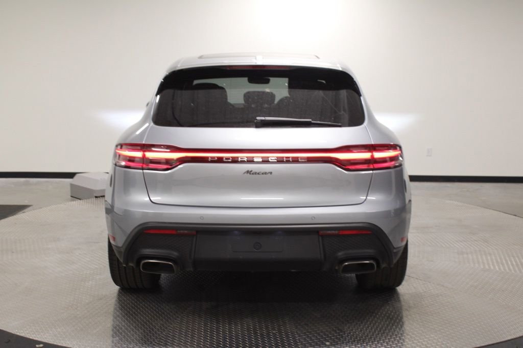 Used 2025  Porsche  image 6