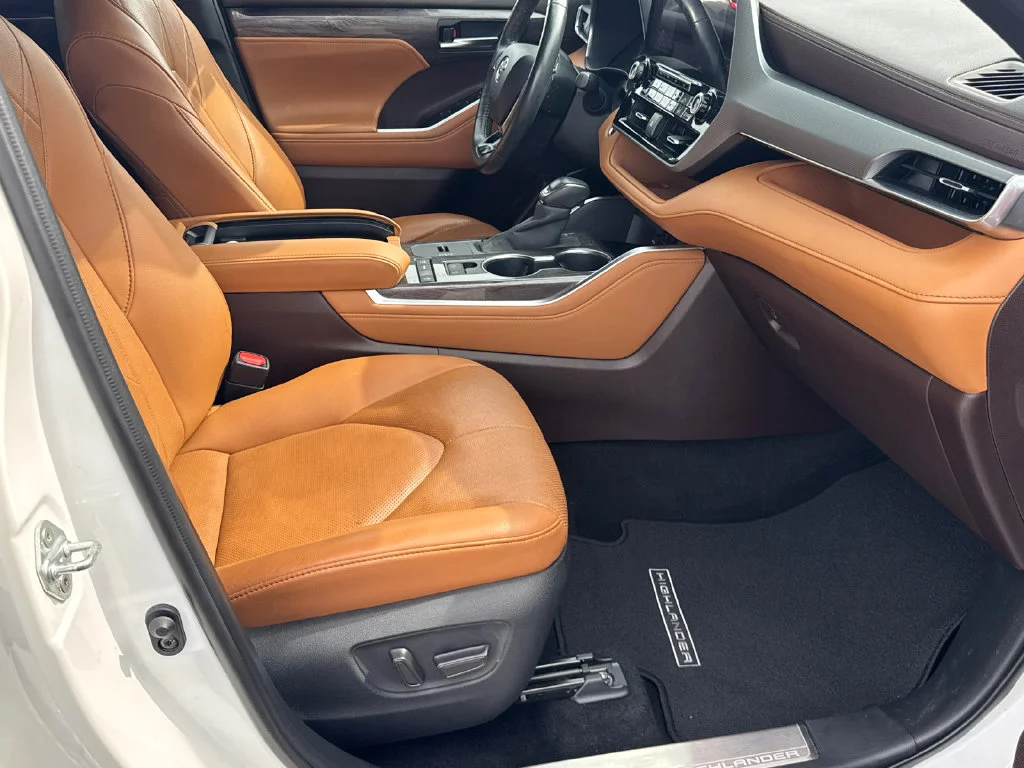 Used 2020 White Toyota Platinum image 13