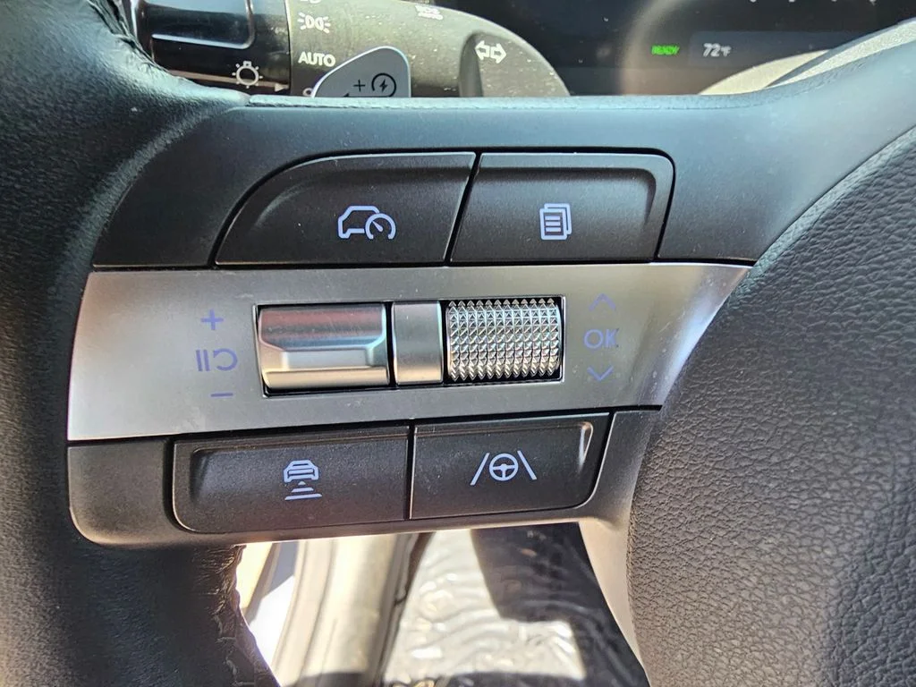 Used 2024 Blue Hyundai SEL image 25
